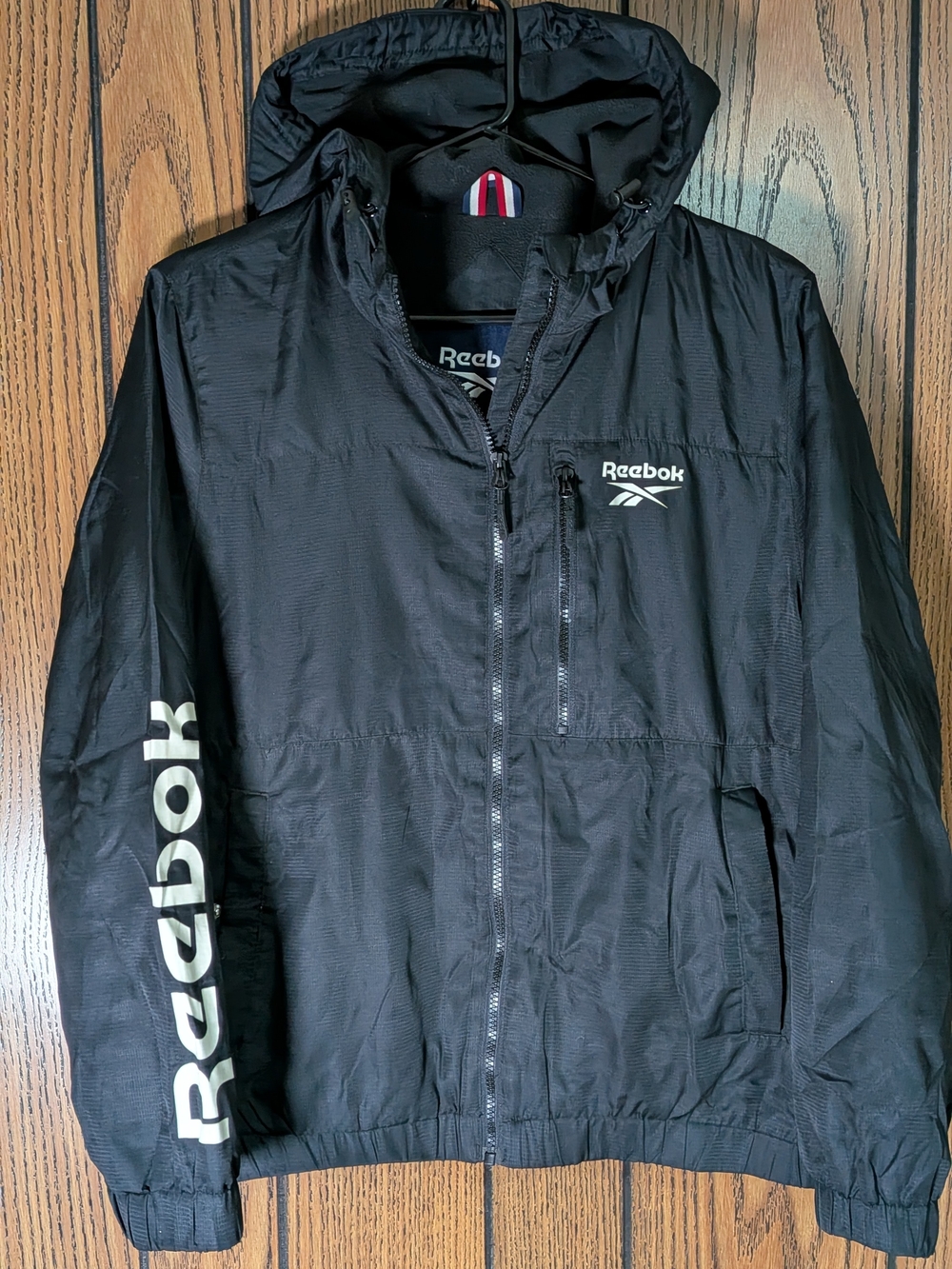 Reebok Women’s Black Hooded Windbreaker Jacket Size Large Like New